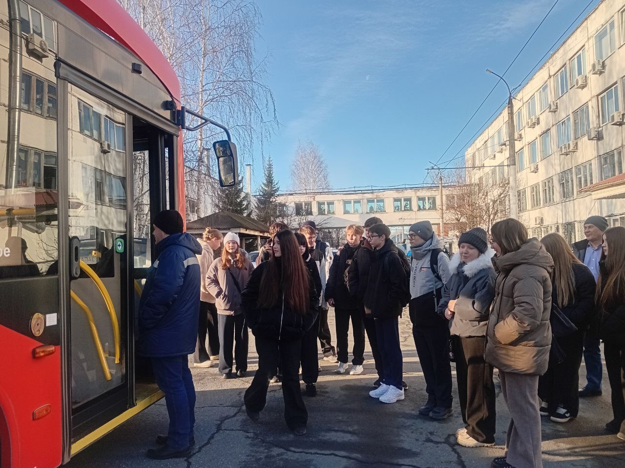 Троллейбус следует в ДЕПО!.